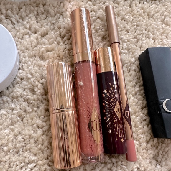 Charlotte tilbury lip kit sanitized only swatched once shade pillow talk